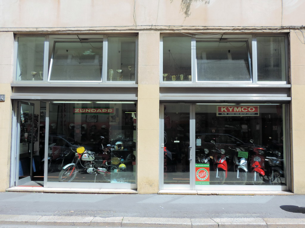 G&D MOTORRAD vendita auto accessori abbigliamento restauro d'epoca Milano
