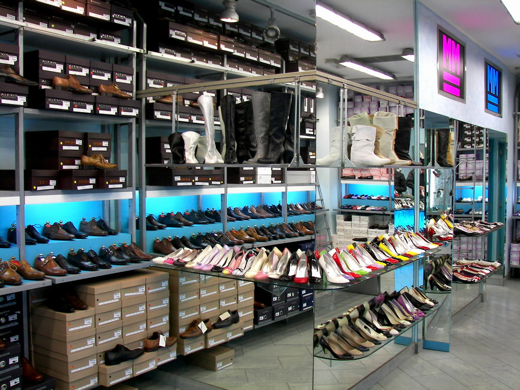 negozi di scarpe via torino milano