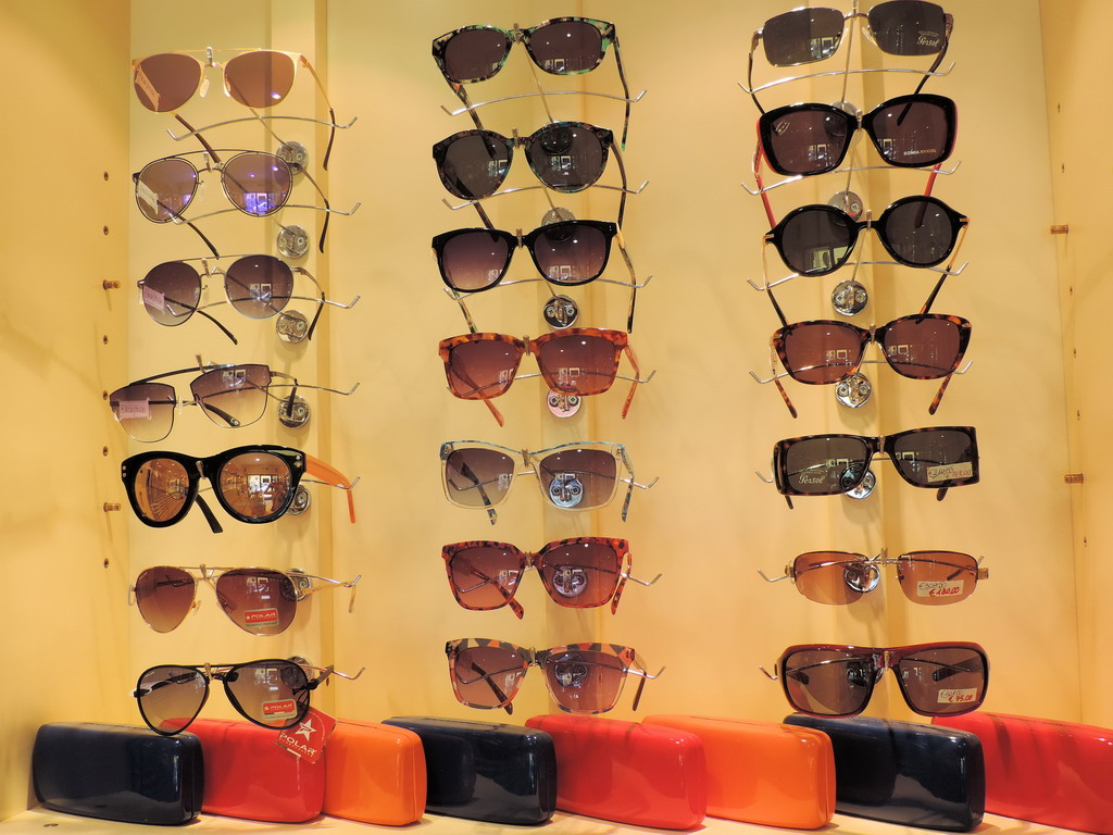 Ottica Bottini occhiali da sole lenti a contatto lenti per pc